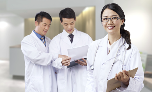 three doctors discussing